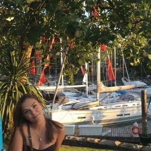 Meet your Posher, Niki